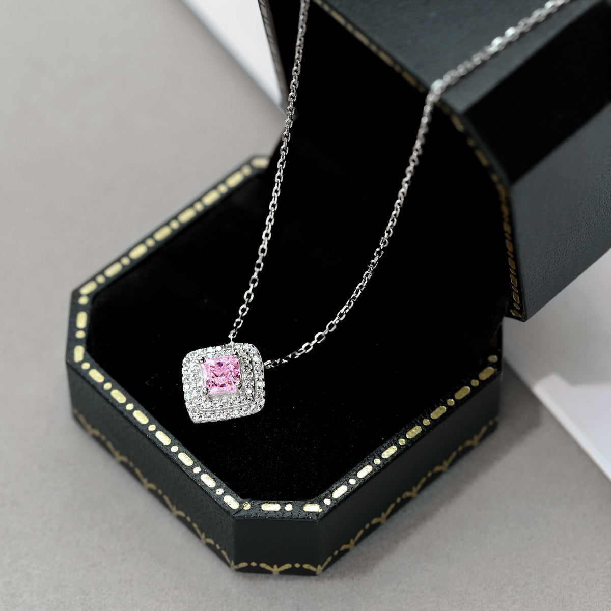 [Sparkling Aurora]Sparkling Asscher Cut Necklace