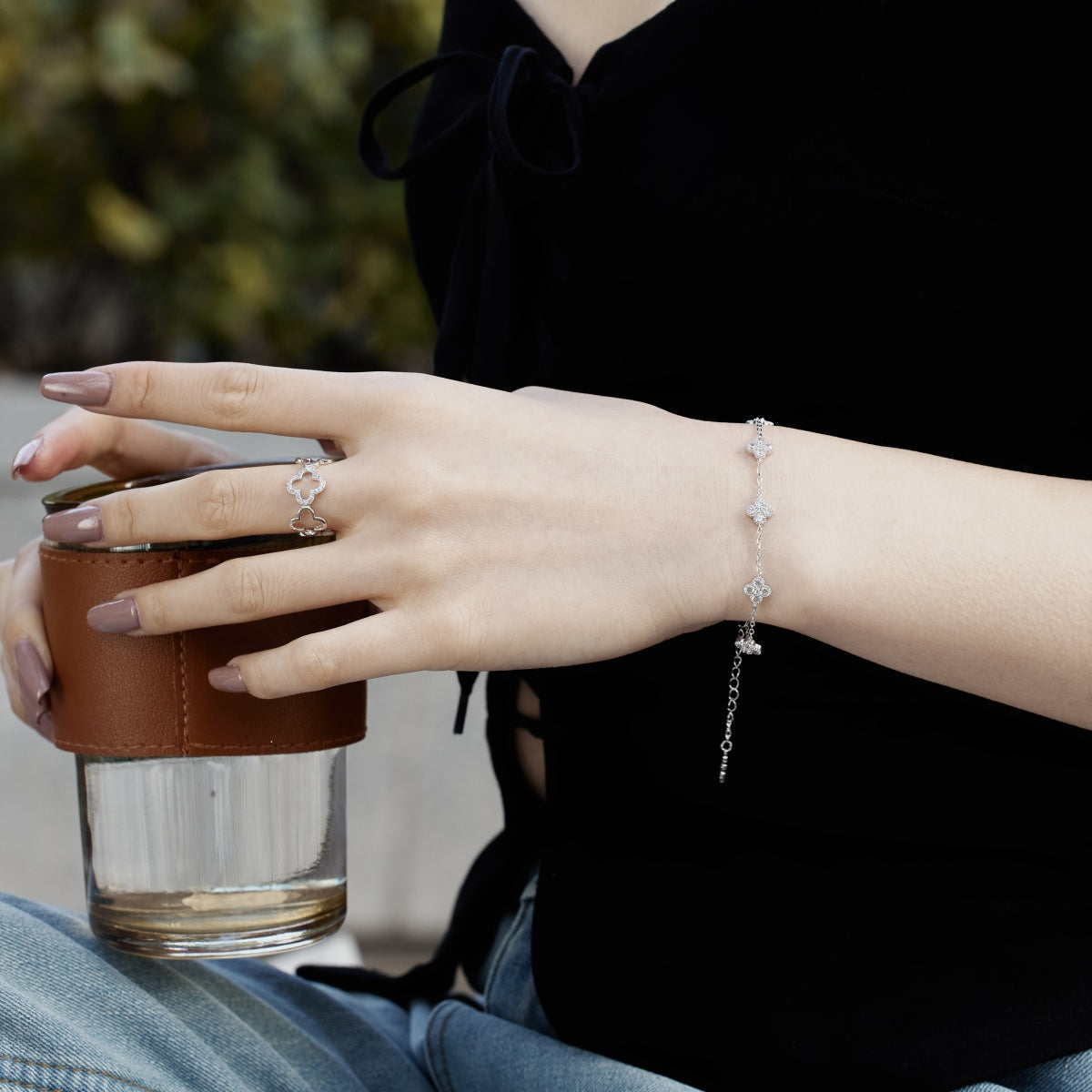 [Sparkling Aurora]Four-Leaf Clover Hollow Butterfly Bracelet