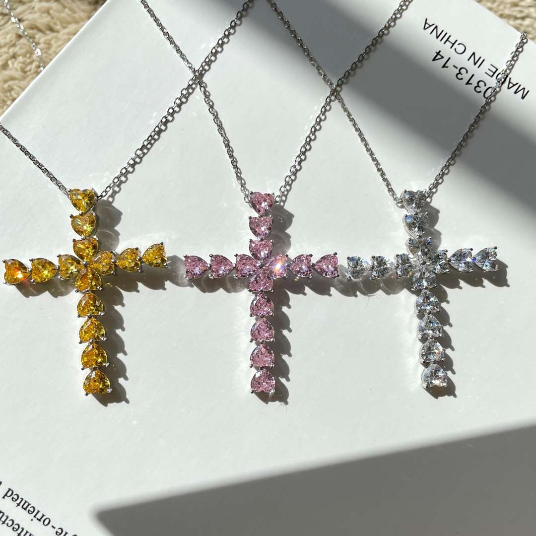 [Sparkling Aurora]Radiant Cross Shape Necklace