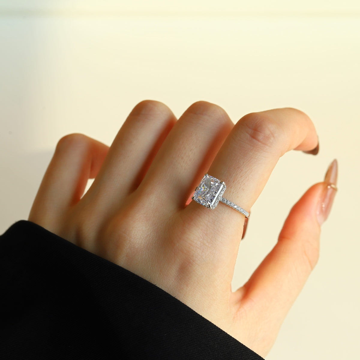 [Sparkling Aurora]4.0 Carat Luxurious Engagement Ring