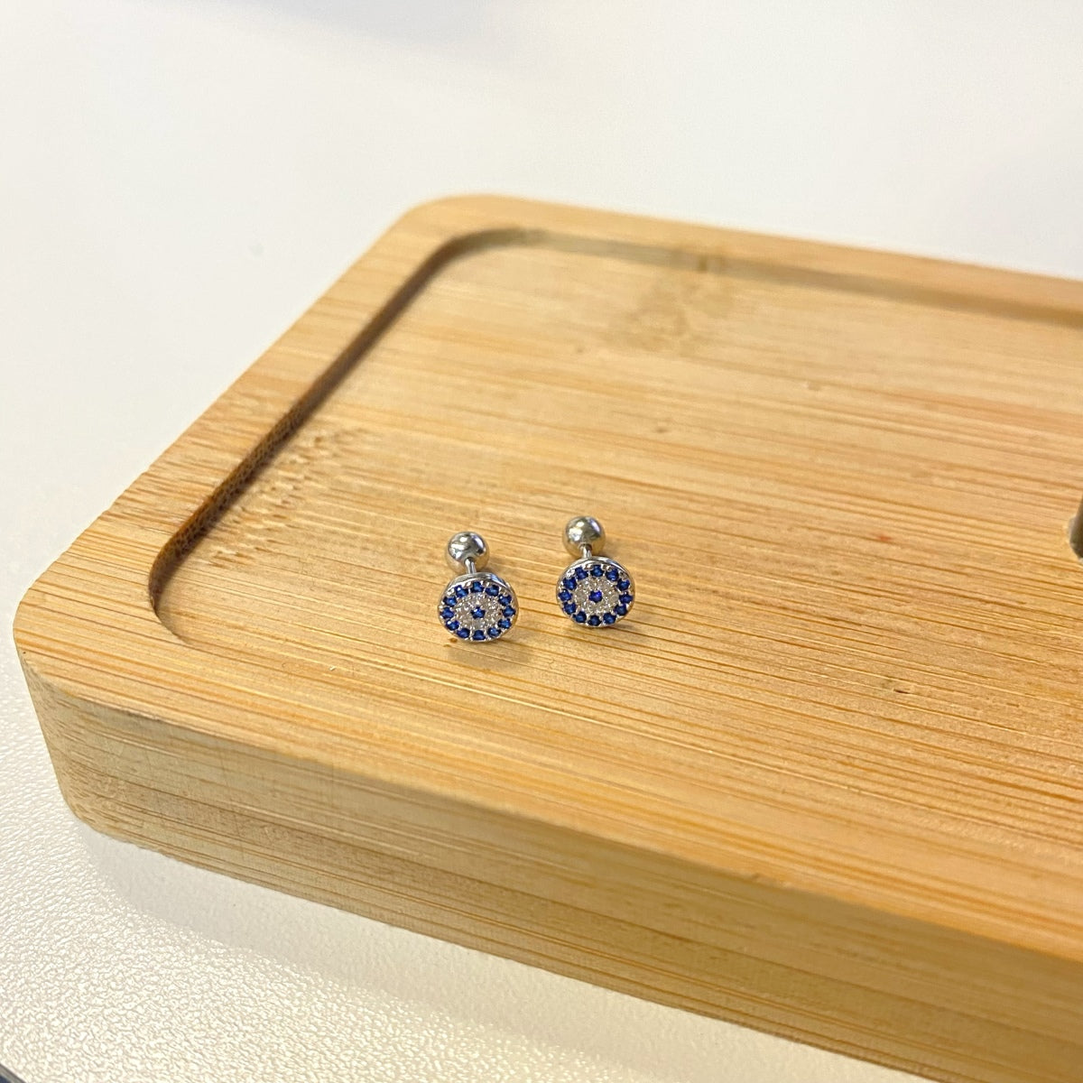 [Sparkling Aurora]Devil's Eye Ear Bone Nail Earrings