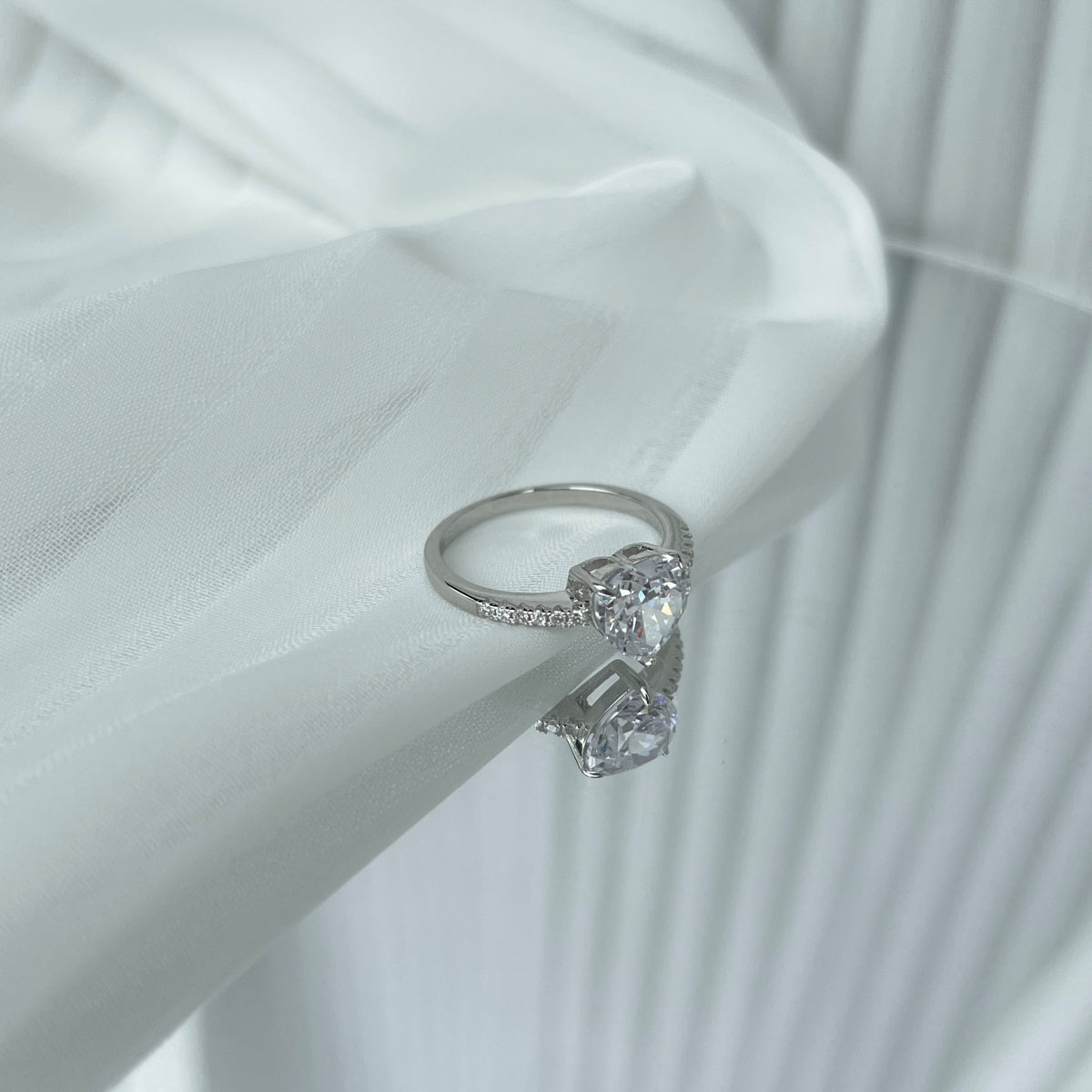 [Sparkling Aurora]2.0 Carat Dazzling Lustrous Heart Cut Lover Ring