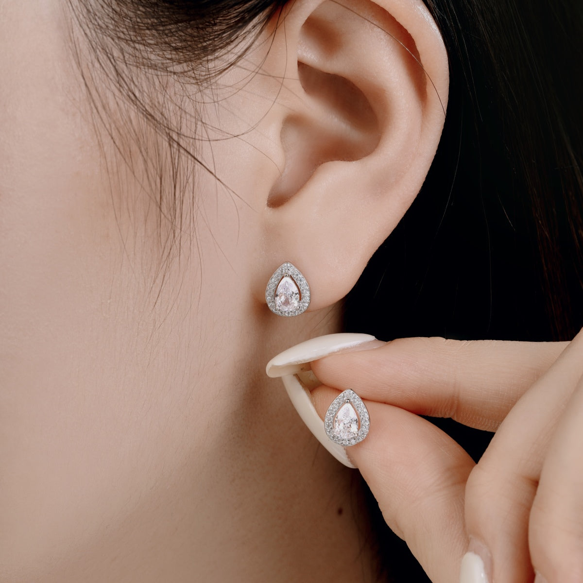 [Sparkling Aurora]Luxurious Water Drop Shape Earrings