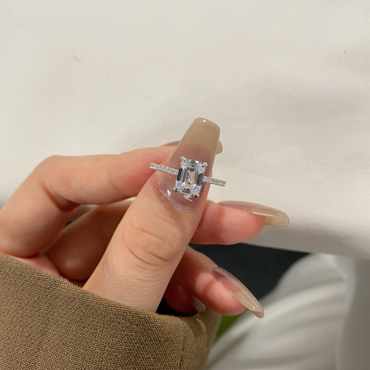 [Sparkling Aurora]2.0 Carat Scintillating Ornate Radiant Cut Party Ring