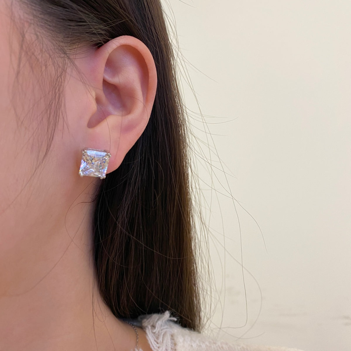 [Sparkling Aurora]Delicate Square Shape Earrings