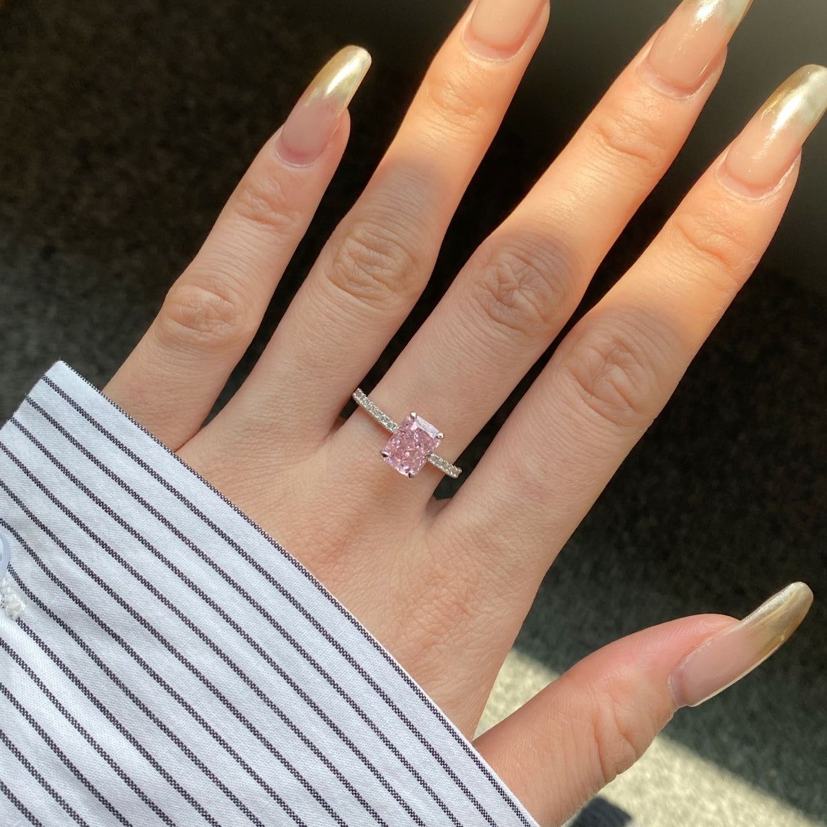 [Sparkling Aurora]2.0 Carat Dazzling Sparkling Radiant Cut Party Ring