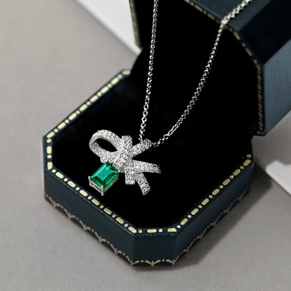 [Sparkling Aurora]Luxurious Flower Shape Emerald Cut Necklace