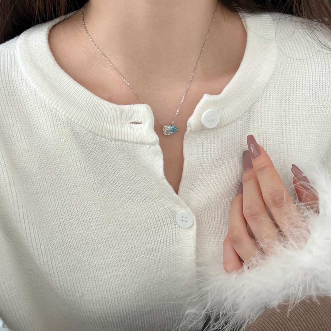 [Sparkling Aurora]Dazzling Square & Heart Shape Necklace