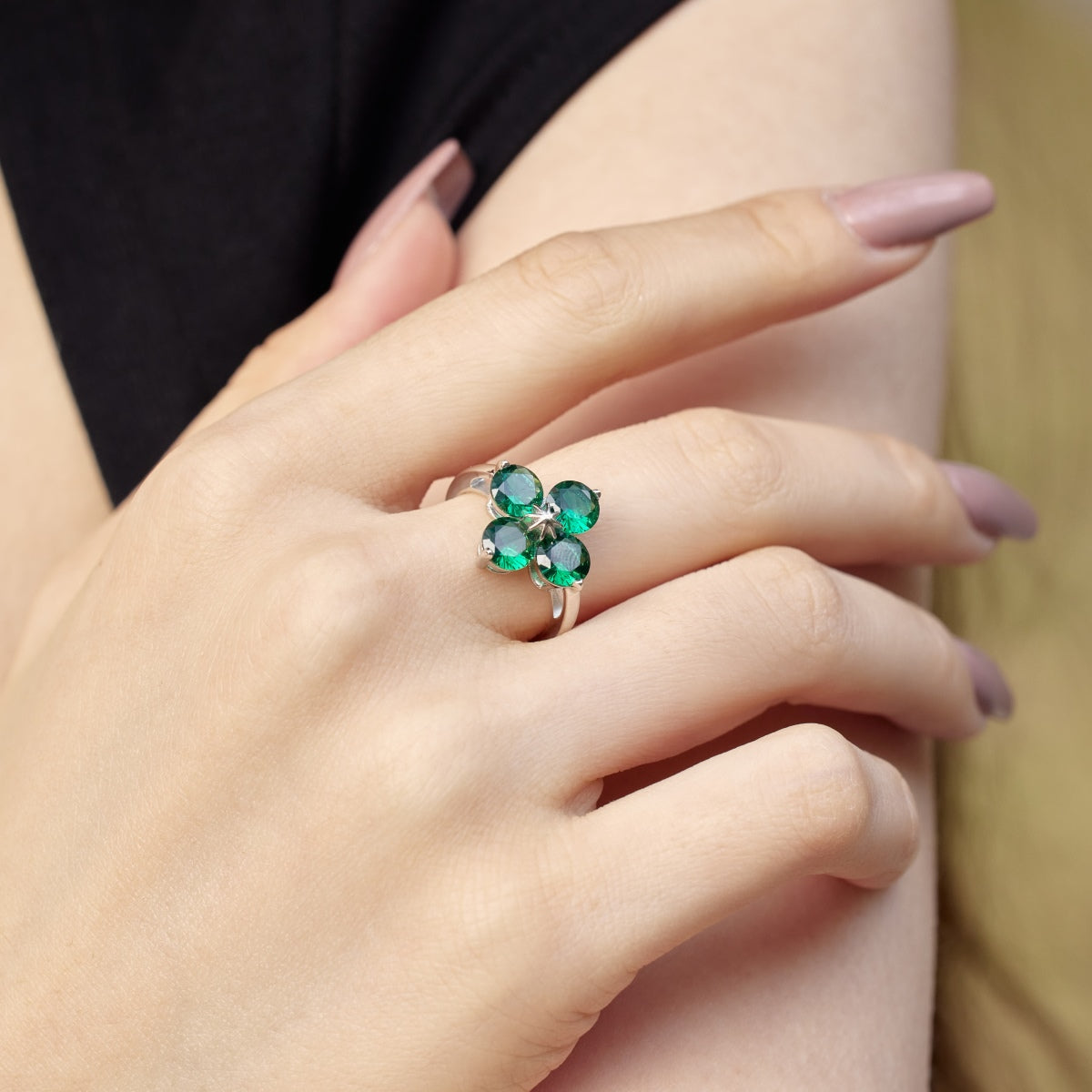 [Sparkling Aurora]Four-Leaf Clover Eight-Pointed Star Ring